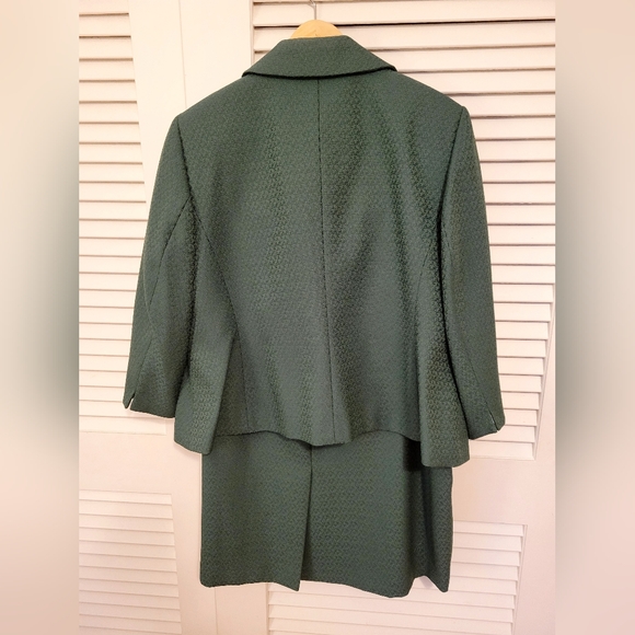 John Meyer Collection Women's 2-Piece Suit, size 20W Dark Green Jacket, Skirt - Picture 2 of 8